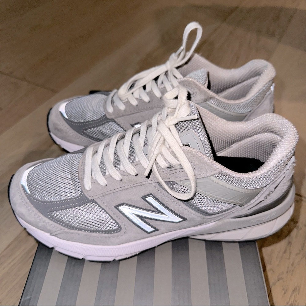 New Balance 990